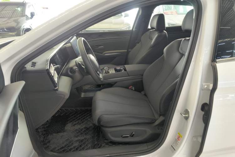 Used BYD Qin L 2025 DM-i Smart Drive 120KM Superior Model
