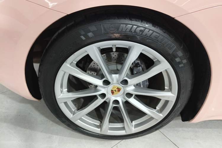 Used Porsche 718 2016 Cayman 2.0T Right Rear Wheel Hub