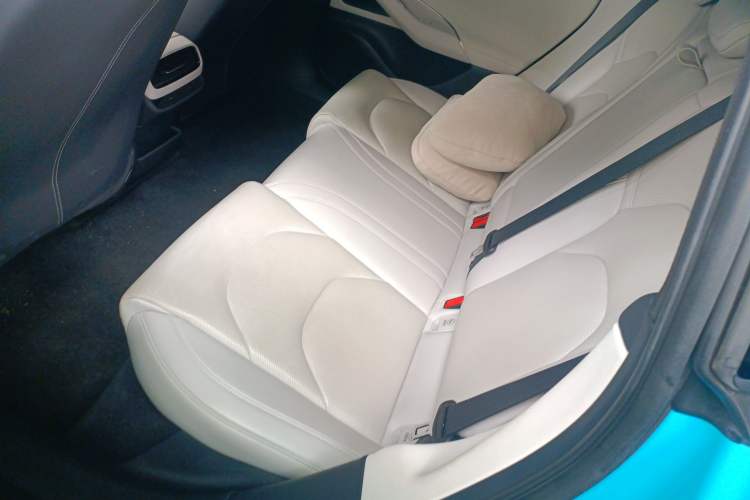 Used Xiaomi Auto SU7 2024 Four-Wheel Drive Ultra-Long Range Advanced Intelligent Driving Max Edition Left Rear Seat