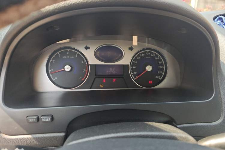 Used Geely Auto Classic Emgrand 2012 Sedan 1.8L Manual Luxury Model