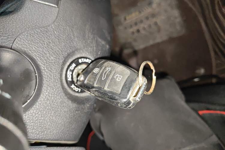 Used JAC Refine M4 2017 2.0T Manual Comfort Version