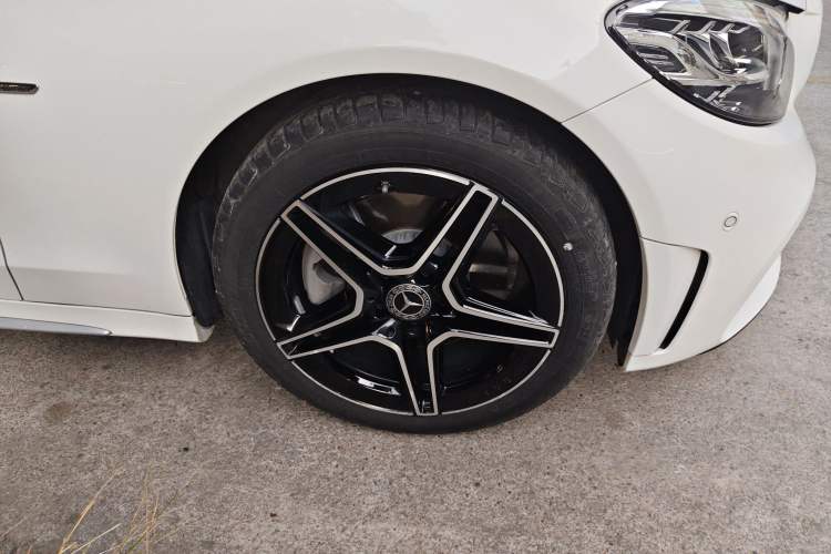 Used Mercedes-Benz C-Class 2021 C 260 L Sport Edition Star Collection Right Front Wheel Hub