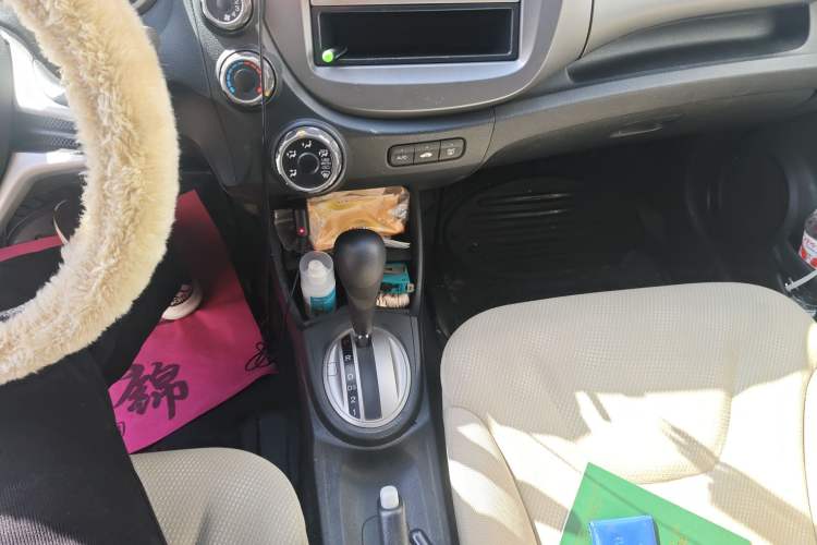 Used Honda Fit 2011 1.3L automatic comfort version
