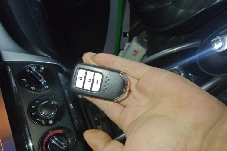 Used Honda Crider 2015 1.8L automatic luxury edition Vehicle Key