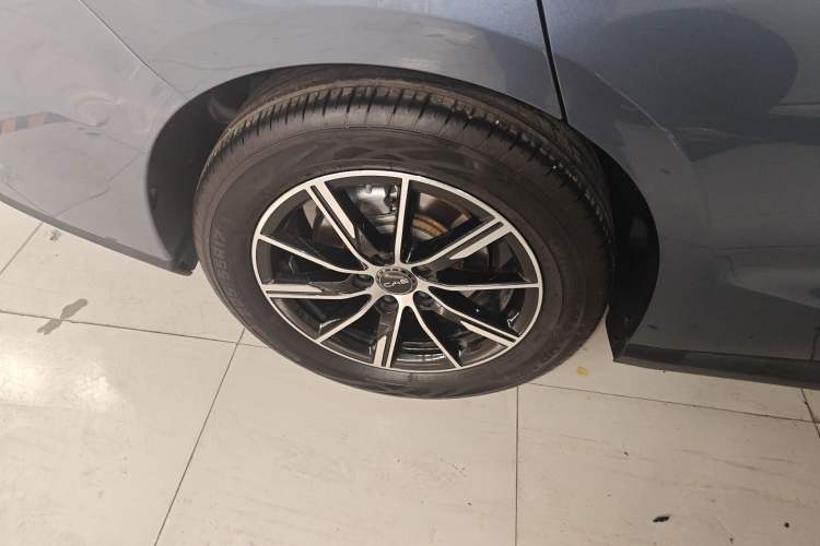 Used BYD Seal 06 New Energy 2024 DM-i 120KM Luxury Model Right Rear Wheel Hub