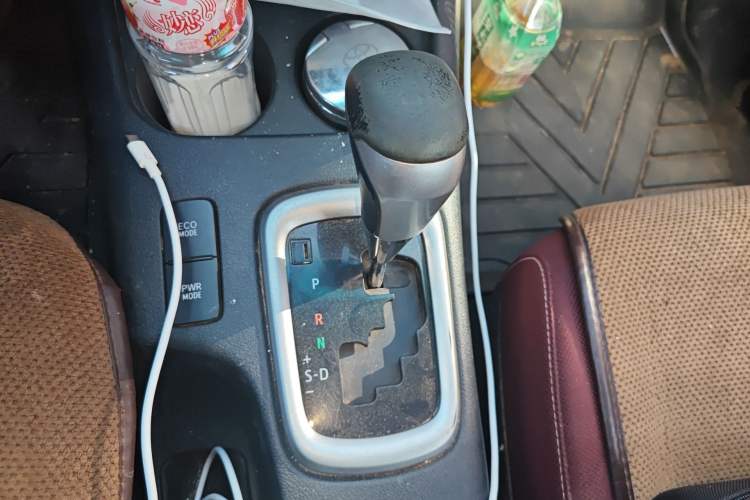 Used Toyota Hilux 2017 2.7L Automatic Four-Wheel Drive S-GLX SR5 – Middle East
