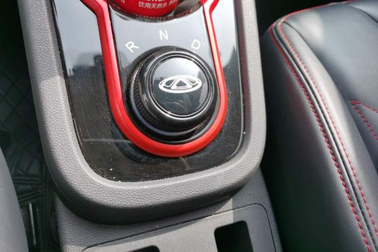 Used Chery QQ Little Ant 2022 Revised Version 2 Sweet Pink Edition Full-Sugar Version 30.6 kWh 30 kW 301 km Gear Lever