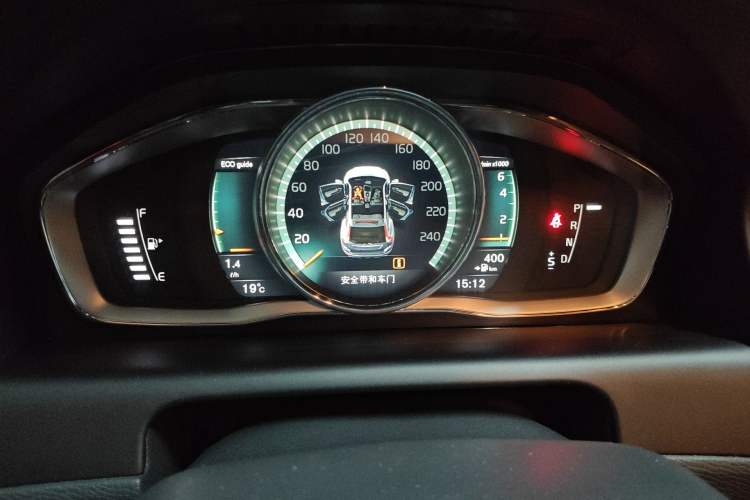 Used Volvo XC60 2017 T5 AWD Smart Upgrade Edition Instrument Cluster