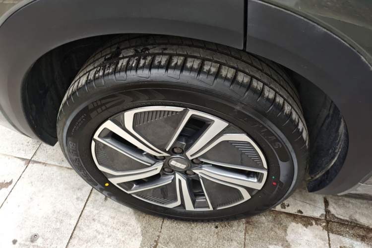 Used Geely Galaxy Galaxy Xingjian 7 EM-i 2025 120km Exploration+ Version
