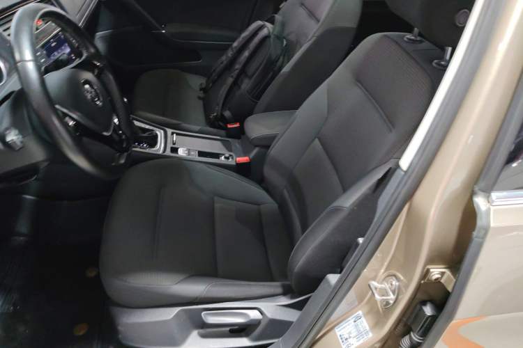 Used Volkswagen Golf 2017 230TSI Automatic Comfort Edition – Celebrating Milestone of One Million Units
