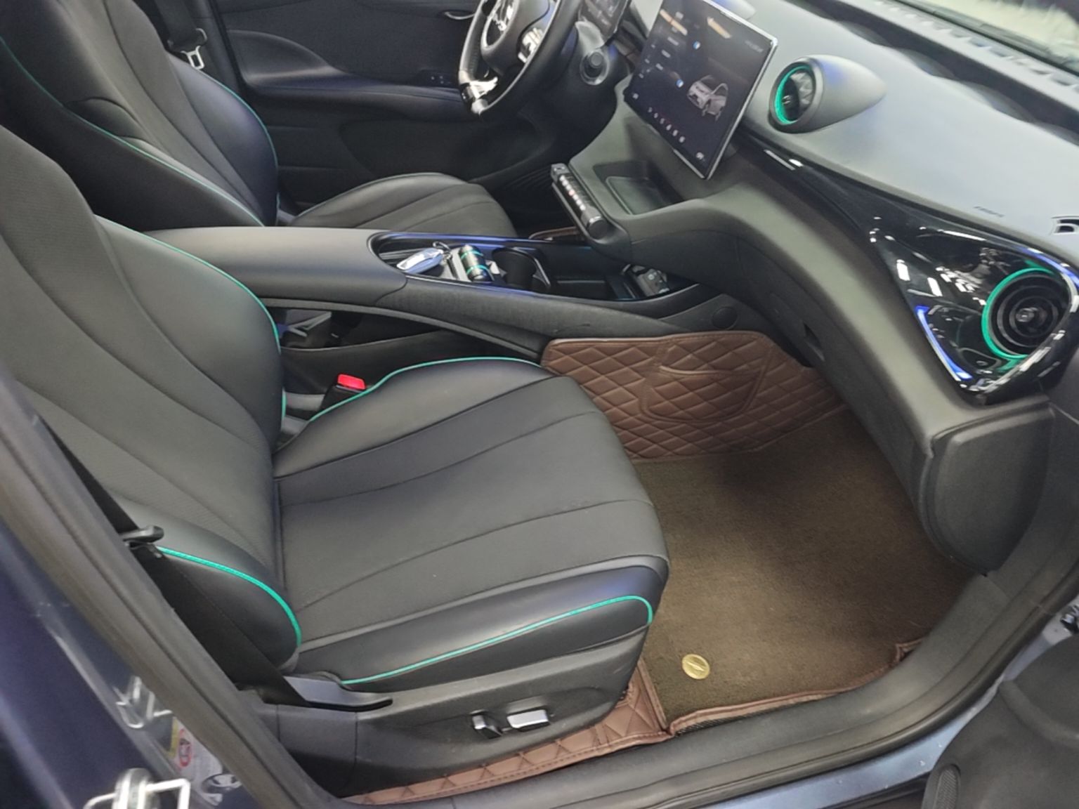 BYD Dolphin 2024 Honor Edition 401km Knight Edition — снимка 19