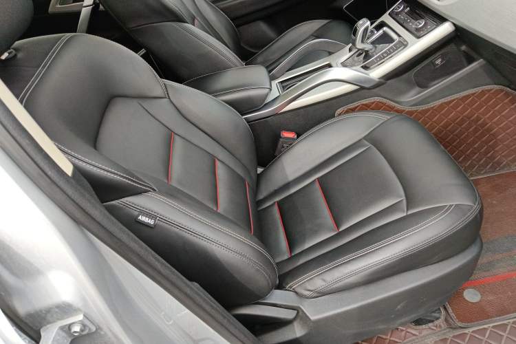 Used Geely Auto Emgrand X7 Sport 2020 1.8TD DCT Two-Wheel Drive Smart Connect 4G-Enabled Version