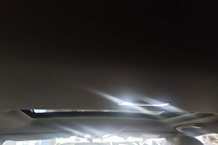 Used CHANGAN UNI-V 2023 1.5T Premium Model Headliner