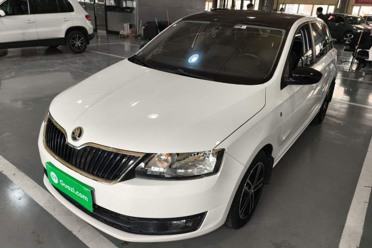 Used Skoda Rapid Spaceback 2014 1.6L Automatic Enjoyment Edition
