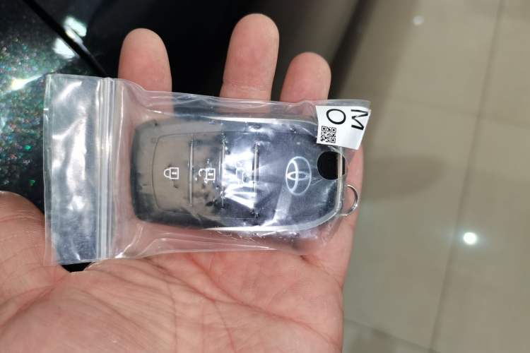 Used Toyota Crown Kluger 2026 Model 2.5L HEV All-Wheel-Drive Prestige Edition Vehicle Key