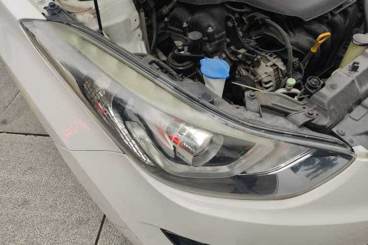 Used Hyundai Elantra (5th Generation / Langdong) 2016 1.6L Automatic Smart Version Right Front Headlight