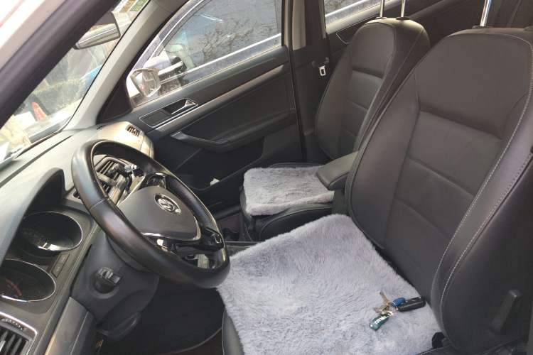 Used Volkswagen Lavida 2015 1.6L Automatic Comfort Edition
