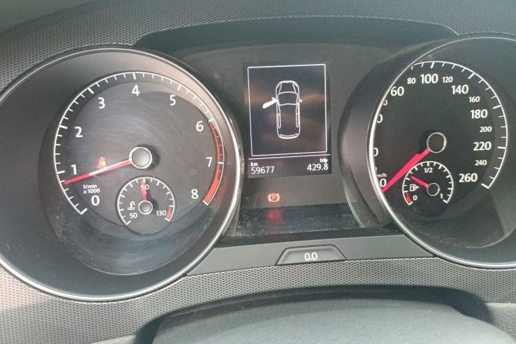 Used Volkswagen Golf Sportsvan 2016 230TSI Automatic Trend Edition Odometer Close Up