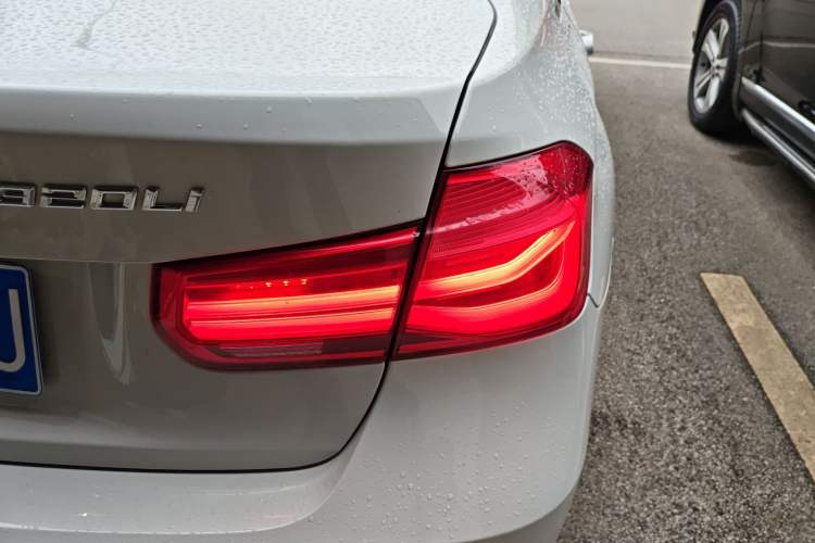 Used BMW 3 Series 2018 320Li Leading Model M Sport Package
