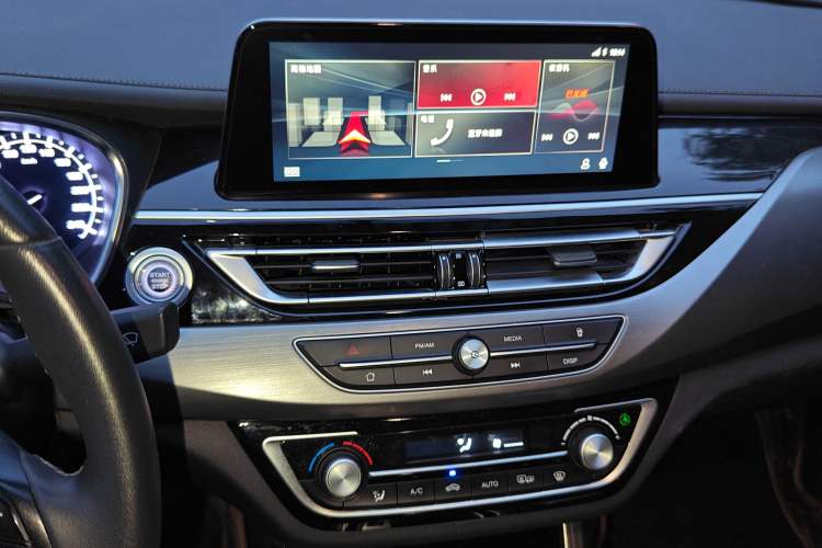 Used CHANGAN Ruicheng CC 2021 Blue Whale Edition 1.5T DCT Luxury Model Audio And AC Panel