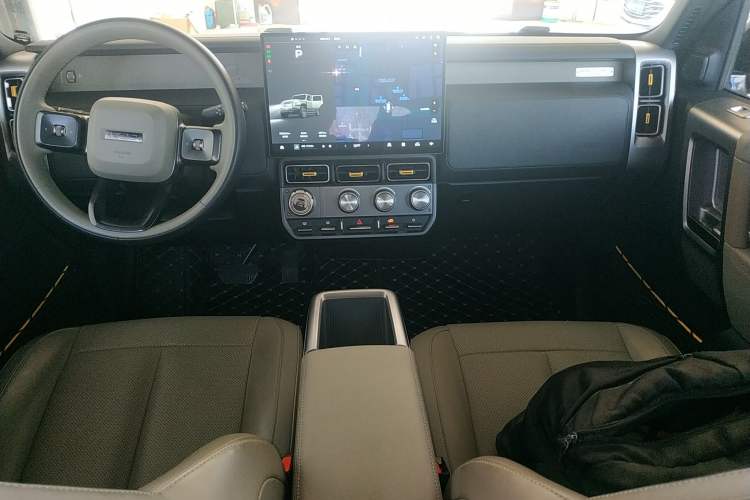 Used iCAR V23 2025 501 Four-Wheel Drive Intelligent Driving Version Audio And AC Panel