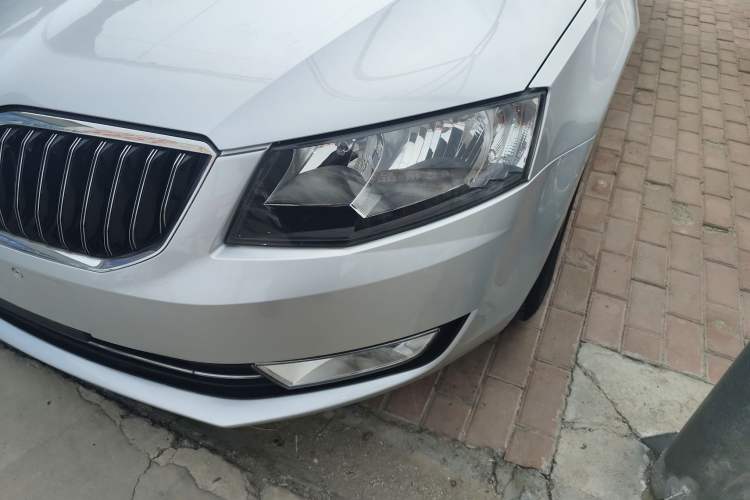 Used Skoda Octavia 2015 1.6L Automatic Yijun Edition
