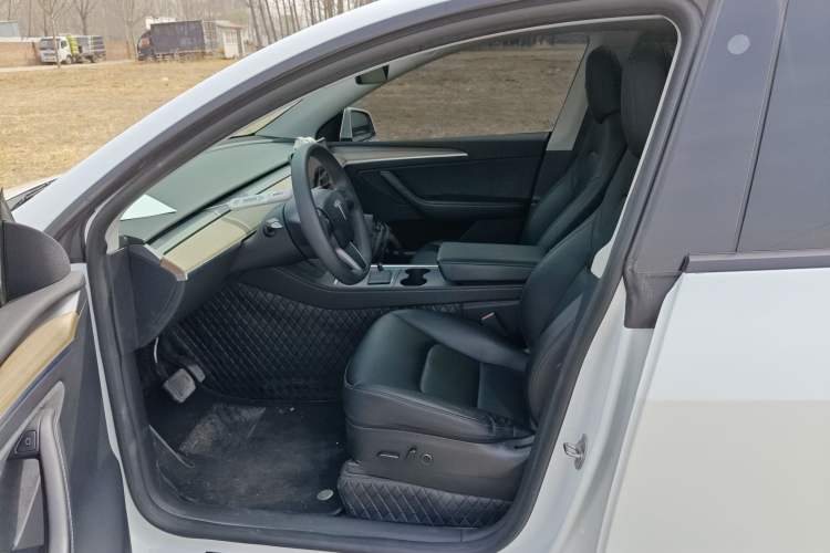 Used Tesla Model Y 2022 Rear-Wheel-Drive Version
