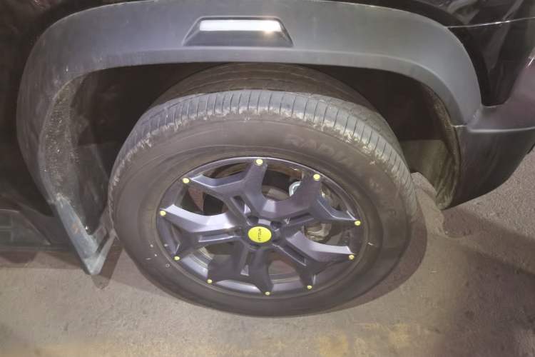 Used JETOUR Traveler 2023 2.0T All-Wheel-Drive CrossPRO Right Front Wheel Hub