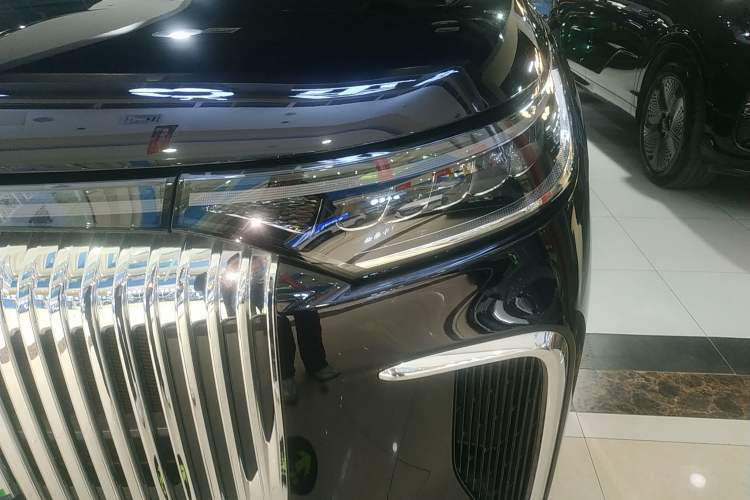 Used VOYAH Dream 2025 PHEV Four-Wheel Drive Prestige Kunpeng Edition
