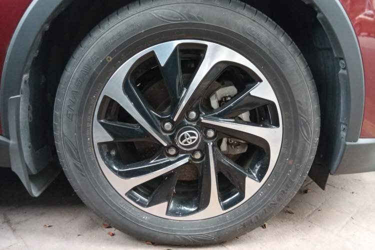 Used Toyota IZOA 2018 2.0L Yichi Version China VI Standard Right Front Wheel Hub
