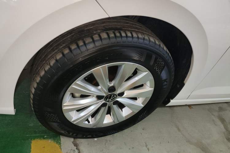 Used Volkswagen Lavida 2023 New Sharp 1.5L Manual New Comfort Edition Exterior 4