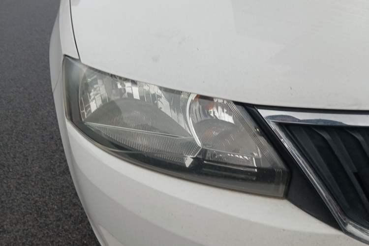 Used Skoda Rapid 2015 1.6L Manual Le Xuan Model