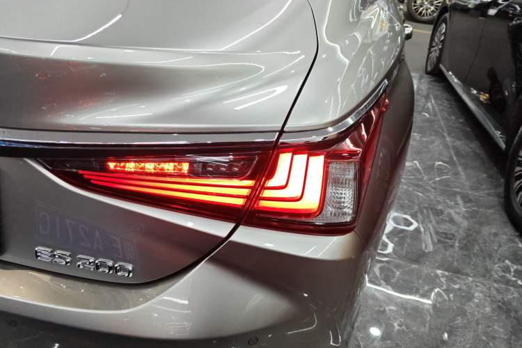 Used Lexus ES 2022 200 Excellence Edition
