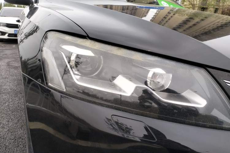 Used Volkswagen Passat 2013 1.8TSI DSG Prestige Edition Right Front Headlight