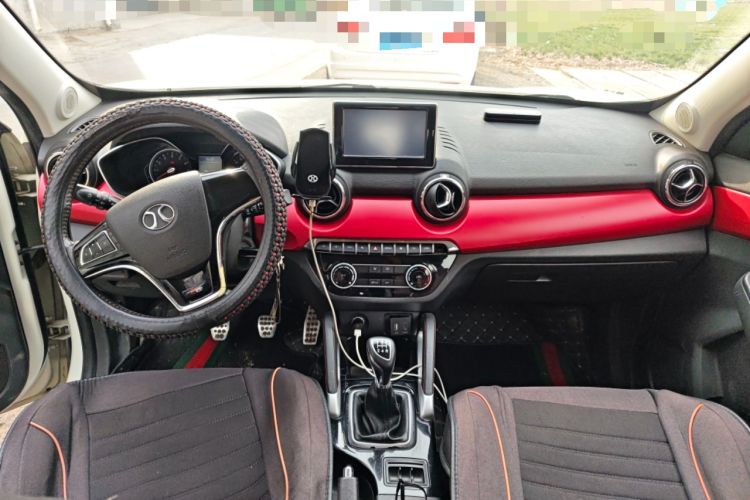 Used BAIC Senova X35 2016 1.5L Manual Elite Edition Center Console