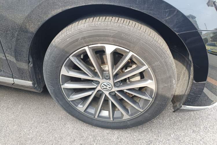 Used Volkswagen Magotan 2020 330TSI DSG Luxury Edition Right Front Wheel Hub