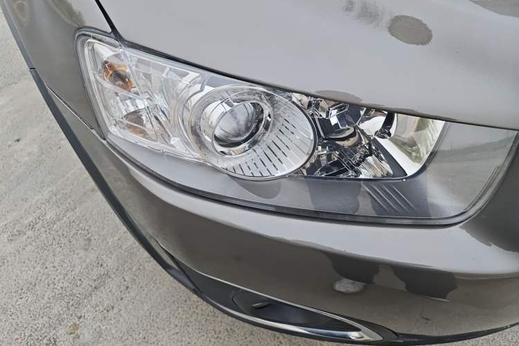 Used Chevrolet Captiva 2015 2.4L 4x4 Flagship Edition 7-Seater
