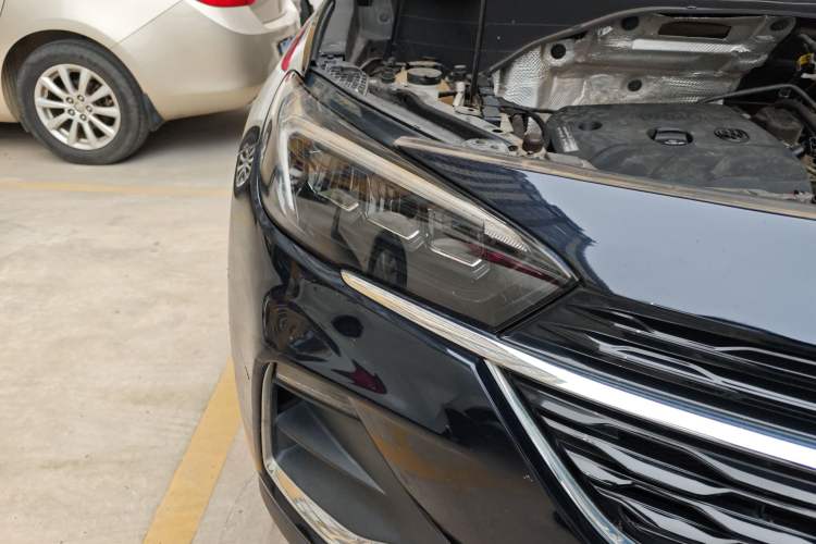 Used Buick Encore GX 2020 20T CVT Two-Wheel Drive Luxury Version Right Front Headlight