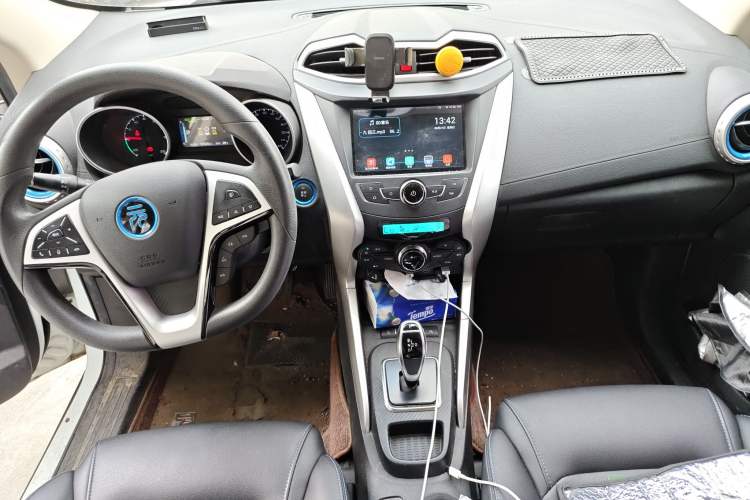 Used BYD Yuan New Energy 2018 EV360 Smart Connected Cool Model