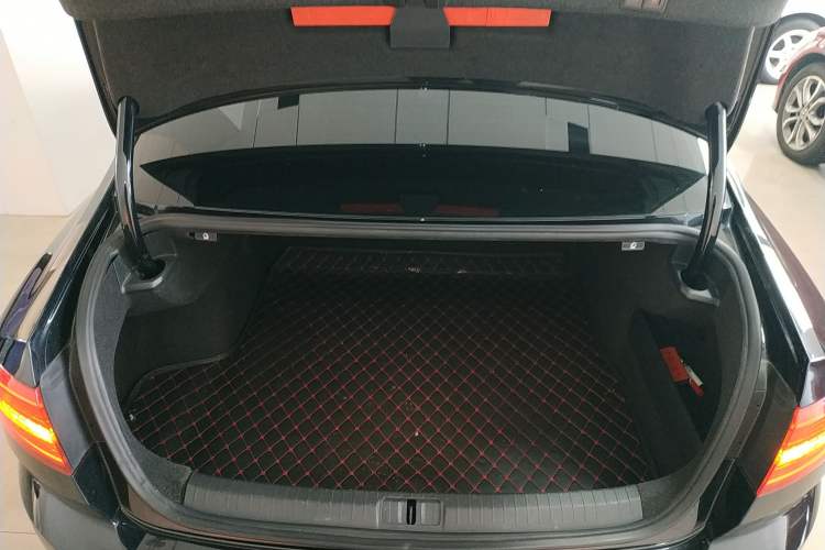 Used Volkswagen Magotan 2017 330TSI DSG Luxury Model
