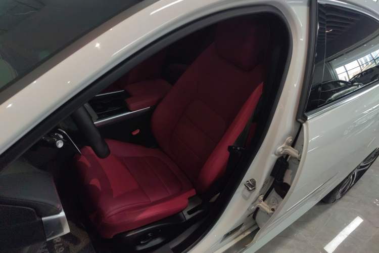 Used Jaguar XEL 2024 2.0T 250 PS R-DYNAMIC S Advanced Sport Edition Left Front Seat