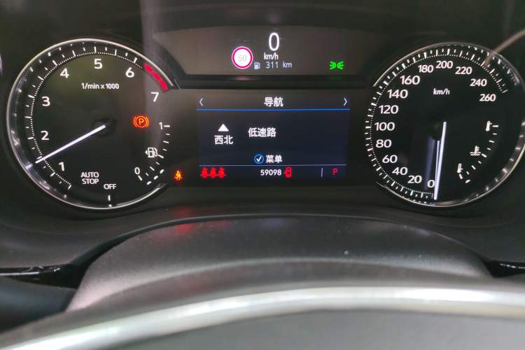 Used Cadillac XT5 2020 28T Luxury Version Odometer Close Up