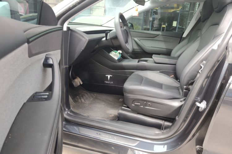 Used Tesla Model Y 2025 Rear-Wheel-Drive Version