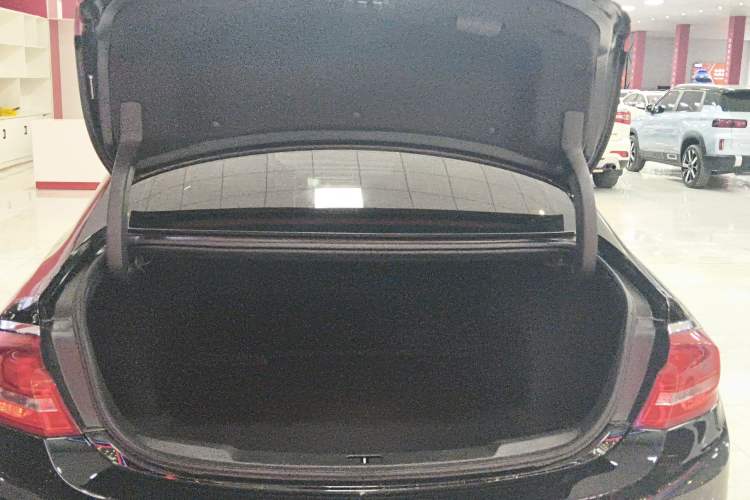 Used Buick LaCrosse 2018 28T Luxury Model
