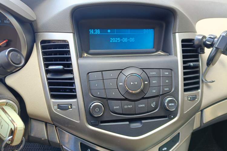 Used Chevrolet Cruze 2015 1.5L Classic SL MT
