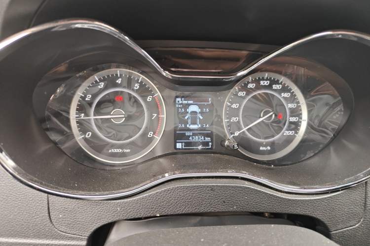 Used Baojun 560 2015 1.8L manual luxury version