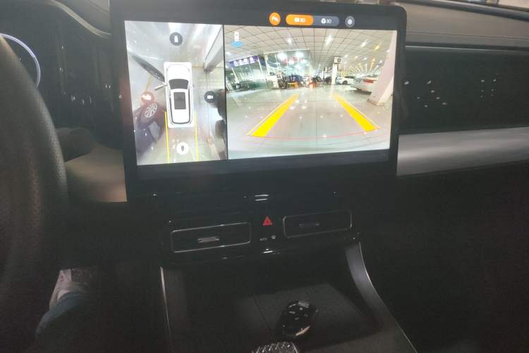 Used GAC Trumpchi GS8 2022 Linghang Series 2.0 TGDI Two-Wheel-Drive Luxury Smart Connectivity Version (7 Seats)