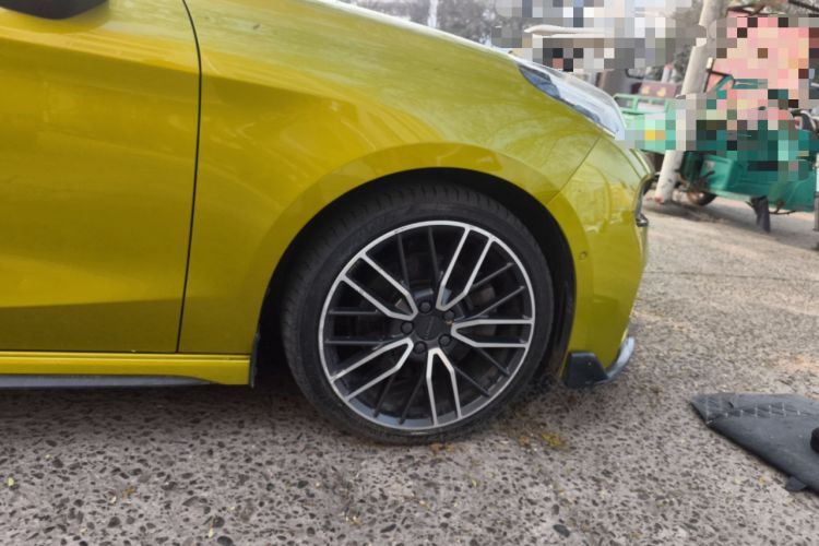 Used Lynk & Co 03 2019 03+ 2.0TD Automatic Wind-Chasing Edition Right Front Wheel Hub