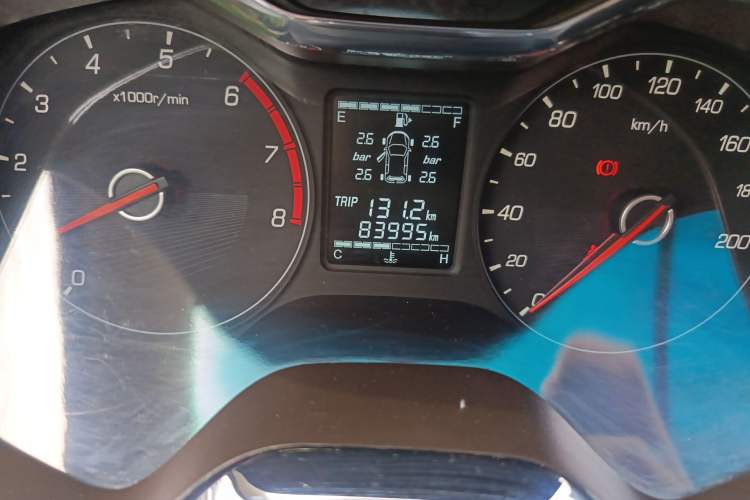 Used Baojun 310W 2017 1.5L Manual Fashion Model China V Odometer Close Up