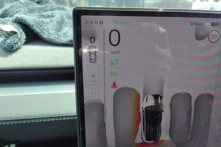 Used Tesla Model Y 2026 Facelifted Long-Range Rear-Drive Model Gear Lever